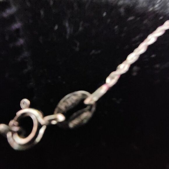 Sterling silver shell necklace - Picture 2 of 3